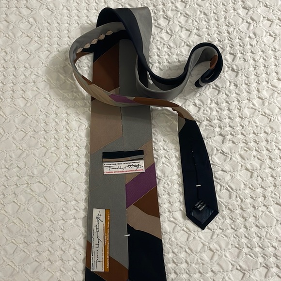 ‘Frank Llyod Wright’ 100% Silk ‘Made in Korea’ Tie - Picture 4 of 8